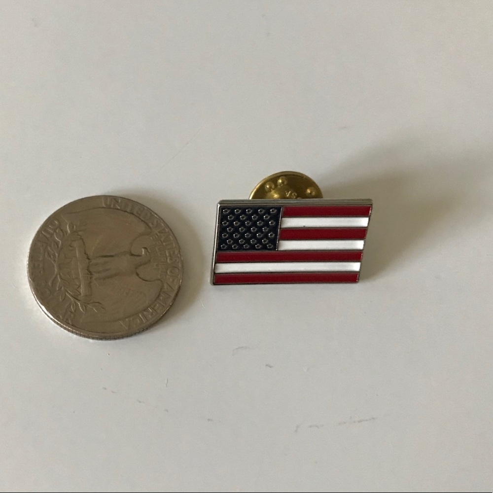 American flag 🇺🇸 brooch